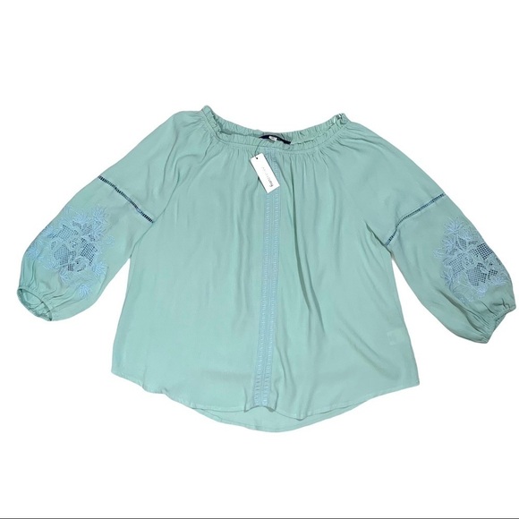 Francesca’s Quinn Peasant Embroidered Blouse Size Medium - Picture 5 of 12